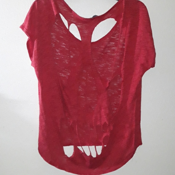 T shirt w/ skeleton cut out on back - Picture 1 of 4